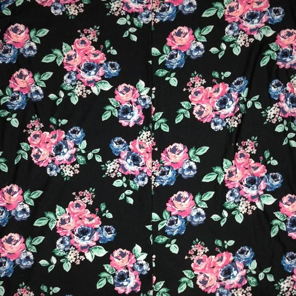 Bobbie Brooks Floral Tee - Picture 6 of 6